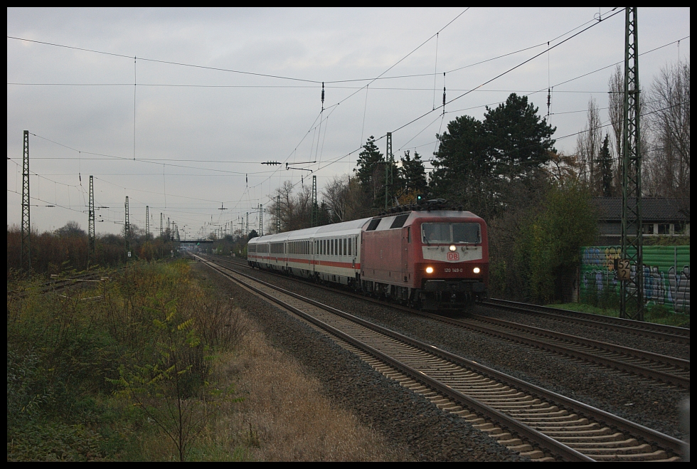 120 149 mit IC2150 bei der Durchfahrt durch Dsseldorf Angermund