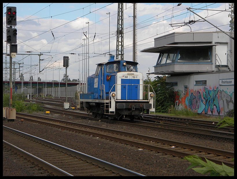 360 152 beim Rangieren in Duisburg Rheinhausen