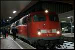 110 463 mit einer RB35 am 21.12.2010 in Duisburg abfahrbereit