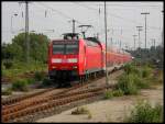 146 002 mit dem RE6 bei der Einfahrt in Duisburg Hbf
