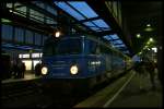 1042 520 steht mit dem  Hetzerather  im Bahnhof Duisburg Hbf